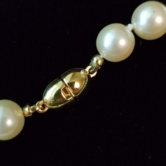 Vintage Signed Monet Champagne Ivory Knotted Faux Pearls - Picture 4 of 7